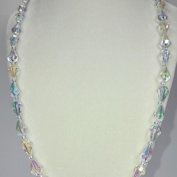 Vintage Plastic Aurora Borealis Teardrop Faceted 24" Necklace With Screw Clasp - Picture 5 of 9